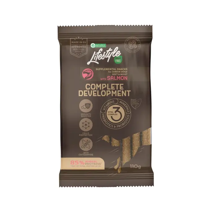 Natures Protection Lifestyle Snack GF Complete Development pentru Catei Juniori cu Somon, 110 gr