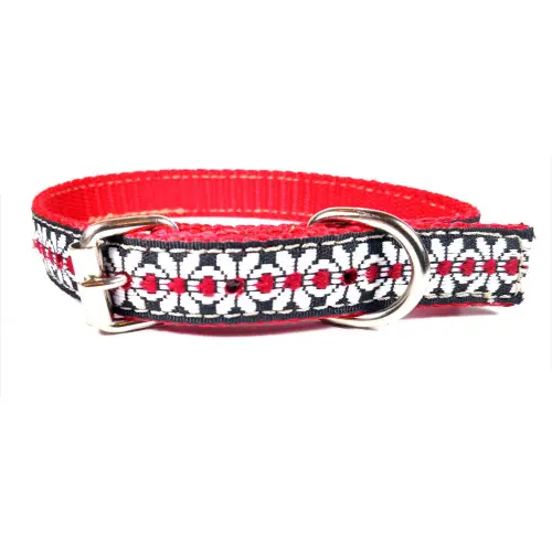 Zgarda ajustabila din chinga, neagra cu imprimeu traditional alb si rosu, cu catarama metalica, 20 mm x 48 mm