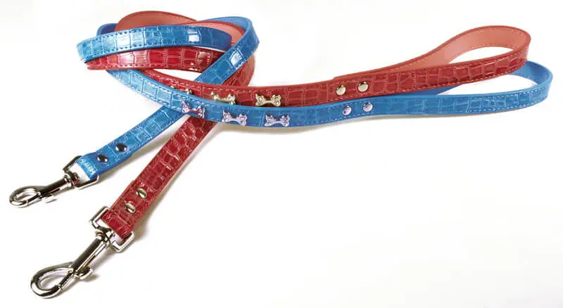 Lesa din piele imprimeu crocodil, rosie, eleganta, lungime 120 cm, latime 1.5 cm