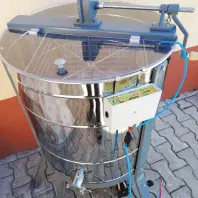 Centrifuga pentru miere, inox, electrica ( tangentiala ) , pe 4 rame 1/1