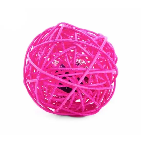 Jucarie pentru pisici Petro Minge din ratan roz 6 cm