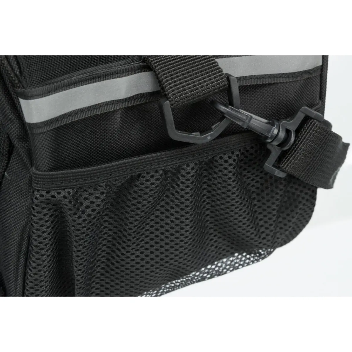 TRIXIE Madison, geanta transport caini si pisici, poliester, deschidere laterala, cu curea de umar, cu buzunare TRIXIE Madison, geanta transport caini si pisici, XS(max. 5kg), poliester, deschidere laterala, cu curea de umar, cu buzunare, negru, 19 x 28  - Image 4