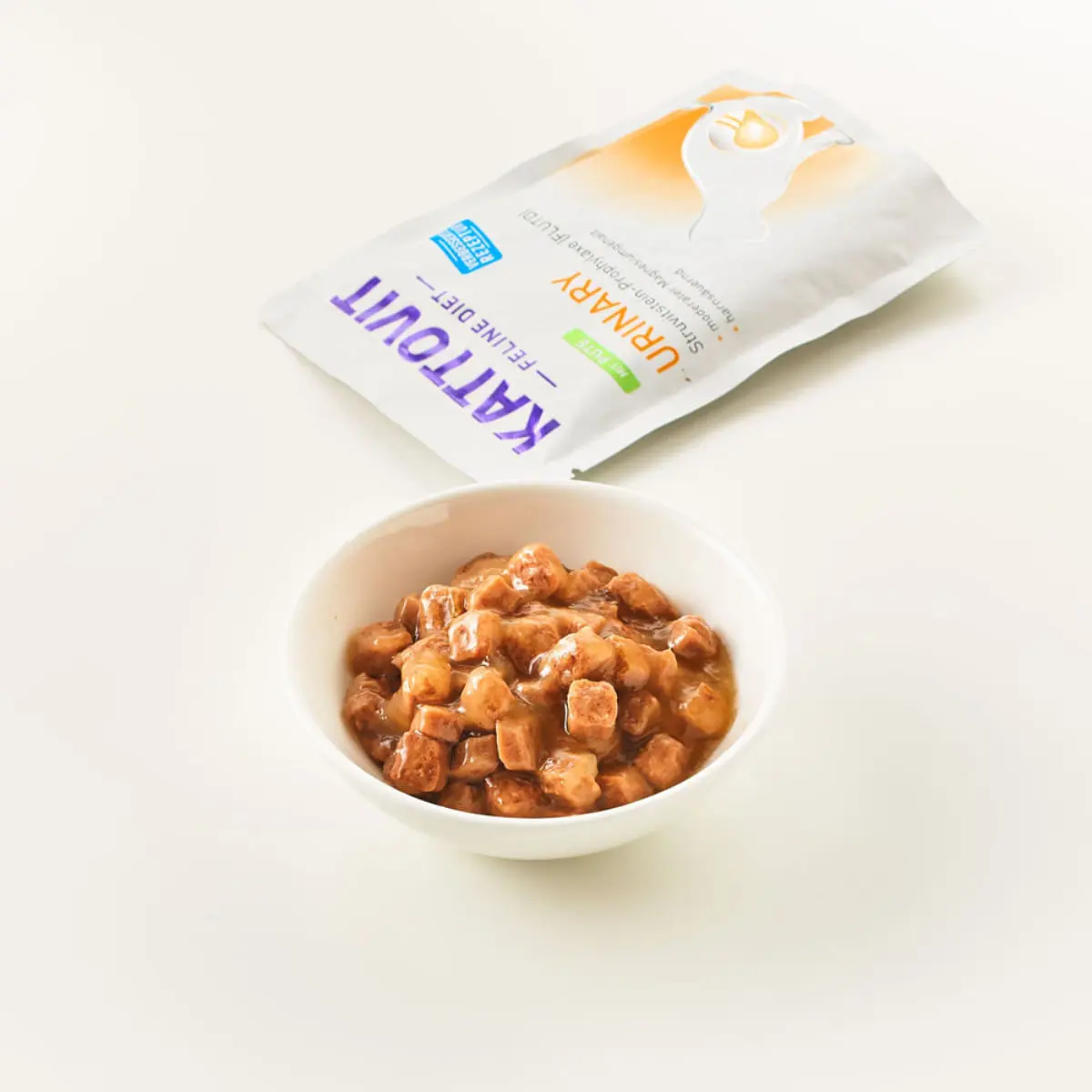 KATTOVIT Urinary, Curcan, dieta veterinara, plic hrana umeda pisici, sistem urinar, (in sos), bax, 85g x 24buc - Image 4